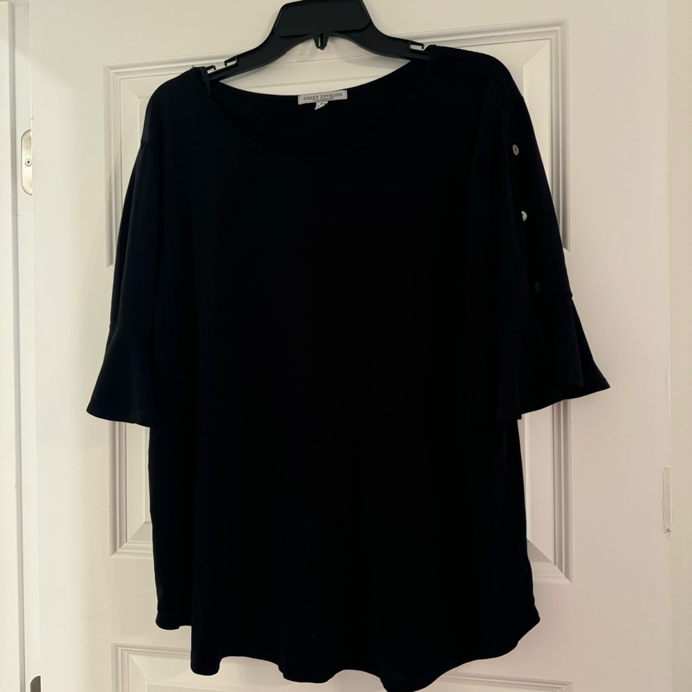 Black Blouse 1X Green Envelope